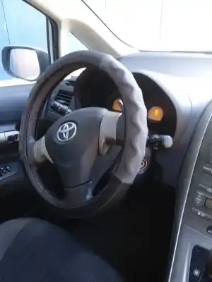 Veículo de Sucata toyota auris luna+ do ano 2008 alimentado 1ndtv