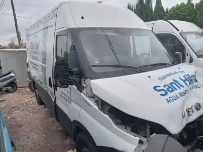 Здавання транспортного засобу iveco daily vi caja/chasis 33s13, 35s13, 35c13 року 2015 потужний f1afl411b