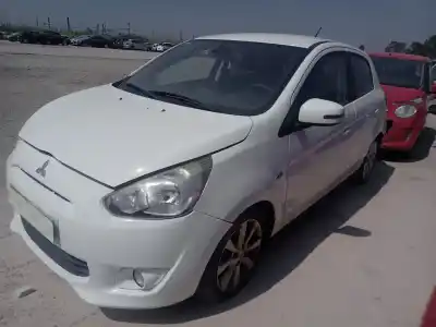 Veicolo di demolizione MITSUBISHI MIRAGE / SPACE STAR VI FASTBACK (A0_A)  dell'anno 2015 alimentato 3A92