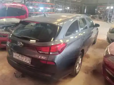 Veículo de Sucata hyundai i30 ranchera familiar (pde) 1.0 t-gdi do ano 2017 alimentado g3lc,g3le