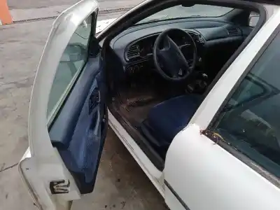 Veicolo di demolizione FORD MONDEO I SEDÁN (GBP) 1.8 TD dell'anno 1995 alimentato L