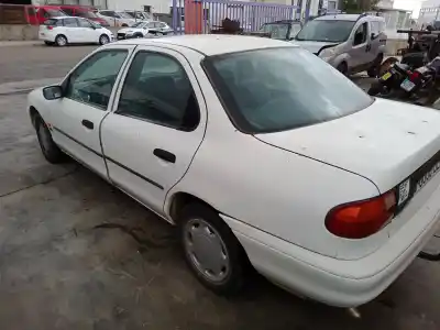 Sloopvoertuig ford mondeo i sedán (gbp) 1.8 td van het jaar 1995 aangedreven l