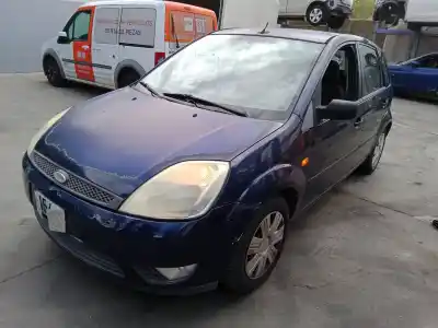Sloopvoertuig FORD FIESTA V (JH_, JD_) 1.4 16V van het jaar 2004 aangedreven FXJB