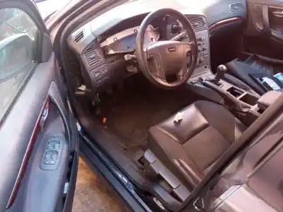 Veículo de Sucata volvo v70 ii (285) 2.4 do ano 2000 alimentado b 5244 s2
