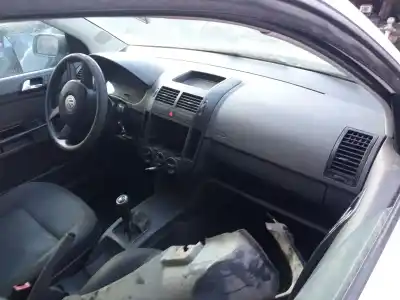 Veículo de Sucata volkswagen polo (9n_, 9a_) 1.2 12v do ano 2004 alimentado azq