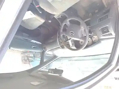 Veículo de Sucata mazda premacy (cp) 2.0 td do ano 2004 alimentado rf4f