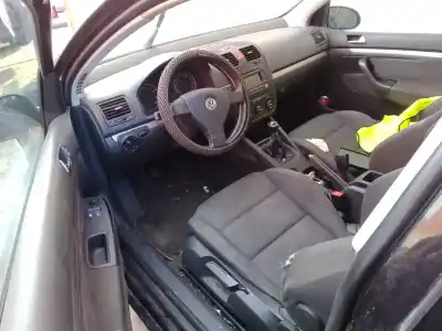 Sloopvoertuig volkswagen golf v (1k1) 1.6 van het jaar 2005 aangedreven bgu