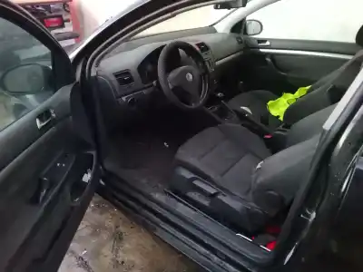 Sloopvoertuig volkswagen golf v (1k1) 1.6 van het jaar 2005 aangedreven bgu