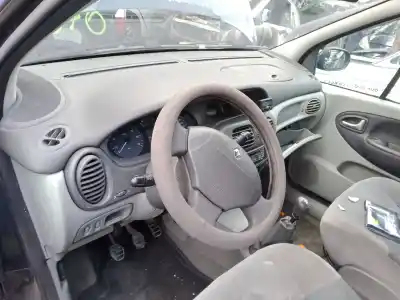 Scrapping Vehicle renault scénic i monospace (ja0/1_, fa0_) 1.9 dti (ja1u) of the year 2002 powered f9q q7