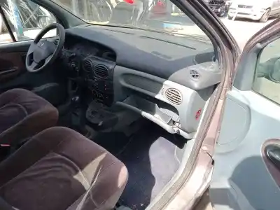Veicolo di demolizione renault megane scenic (ja0/1_) 1.9 d (ja0j) dell'anno 1999 alimentato f8q 790