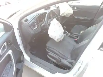 Veículo de Sucata kia ceed tourer (cd) 1.6 crdi 136 do ano 2021 alimentado d4fe