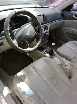 Sloopvoertuig hyundai sonata v (nf) 2.0 crdi van het jaar 2007 aangedreven d4ea