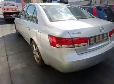 Sloopvoertuig hyundai sonata v (nf) 2.0 crdi van het jaar 2007 aangedreven d4ea