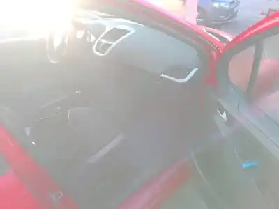 Veículo de Sucata peugeot 207/207+ (wa_, wc_) 1.4 16v do ano 2008 alimentado 8fs