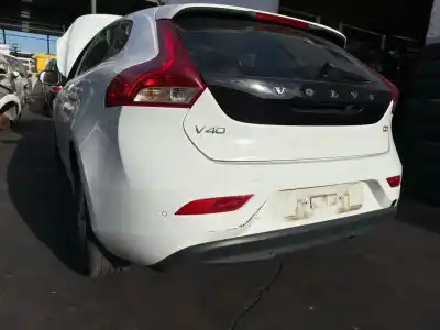 Veículo de Sucata volvo v40 fastback (525) d2 do ano 2012 alimentado d 4162 t