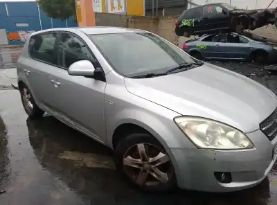 Scrapping Vehicle kia cee'd fastback (ed) 1.6 crdi 115 of the year 2007 powered d4fb