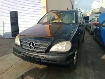 Verschrottungsfahrzeug MERCEDES-BENZ CLASE M (W163)  des Jahres 1999 angetrieben 116
