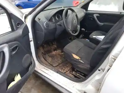 Veicolo di demolizione dacia duster (hs_) 1.5 dci 4x4 dell'anno 2011 alimentato k9k e8