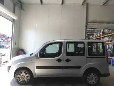 Véhicule à la ferraille fiat                                               doblo cargo (223)                                                                                                                                                                                                                                          1.9 jtd sx furg. panorama                                                                                                                                                                                                                                  de l'année 2009 alimenté 223b1000