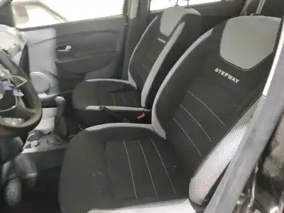 Veicolo di demolizione dacia sandero stepway essential dell'anno 2020 alimentato b4d490 / b4dg490