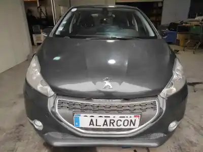 Vehículo de desguace PEUGEOT 208 Allure del año 2012 con motor 9HD / 9H05