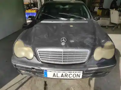 Veículo de Sucata MERCEDES-BENZ CLASE C (W203) FAMILIAR C 200 T CDI (203.204) do ano 2007 alimentado 611962