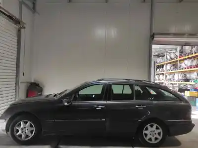 Veículo de Sucata mercedes-benz clase c (w203) familiar c 200 t cdi (203.204) do ano 2007 alimentado 611962