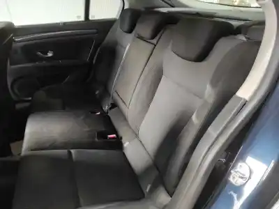 Véhicule à la ferraille renault laguna iii expression tomtom de l'année 2010 alimenté m9r744