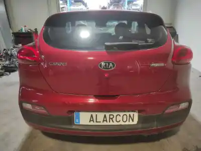 Veicolo di demolizione KIA CEE´D (JD) 1.6 CRDi 136 dell'anno 2016 alimentato D4FB