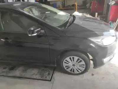 Sloopvoertuig ford focus lim. (cb8) trend van het jaar 2015 aangedreven 