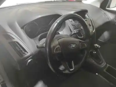 Sloopvoertuig ford focus lim. (cb8) trend van het jaar 2015 aangedreven 