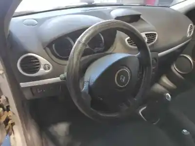 Здавання транспортного засобу renault clio iii imusic confort dynamique року 2005 потужний k4j780