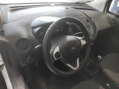 Veículo de Sucata ford transit courier combi trend do ano 2017 alimentado xucd / 2016367 / gm5