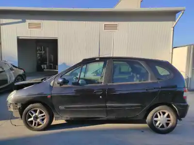 Sloopvoertuig renault scenic (ja..) 1.9 dci authentique van het jaar 2001 aangedreven f9q732