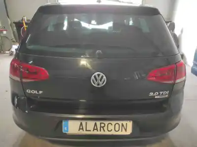 Véhicule à la ferraille VOLKSWAGEN GOLF VII LIM. Sport BlueMotion de l'année 2015 alimenté CRBC