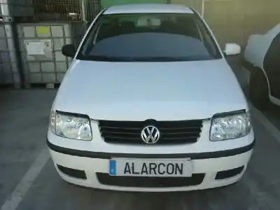 Vehículo de desguace VOLKSWAGEN POLO BERLINA (6N1) 60 1.4 del año 2000 con motor AUD