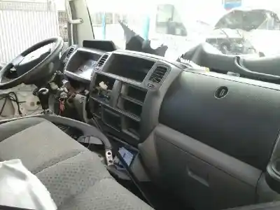 Veículo de Sucata otras marcas maxity 2.5 diesel do ano 2001 alimentado 