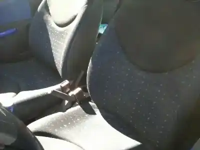 Véhicule à la ferraille citroen c2 1.1 de l'année 2005 alimenté hfxtu1jp