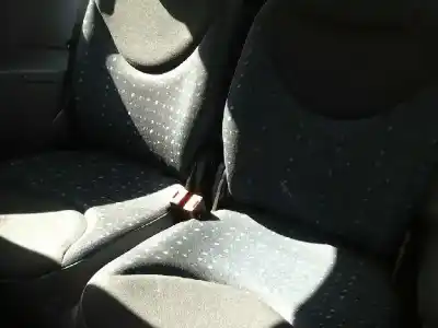 Véhicule à la ferraille citroen c2 1.1 de l'année 2005 alimenté hfxtu1jp