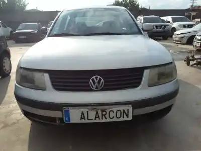 Vehículo de desguace VOLKSWAGEN PASSAT BERLINA (3B2) 1.9 TDI del año 1999 con motor AJM