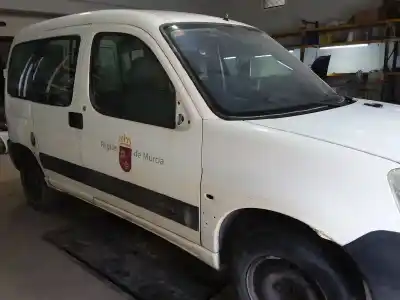 Veículo de Sucata citroen berlingo 1.9 d x familiar do ano 2004 alimentado dw8bwjy