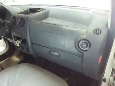 Veículo de Sucata citroen berlingo 1.9 d x familiar do ano 2004 alimentado dw8bwjy