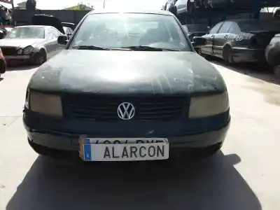 Vehículo de desguace VOLKSWAGEN PASSAT BERLINA (3B3) 1.6 del año 1999 con motor AHL