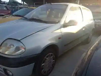 Vehículo de desguace renault clio ii fase ii (b/cb0) 1.2 del año 2001 con motor d7f726