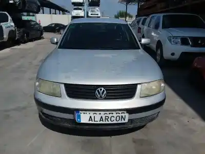 Vehículo de desguace VOLKSWAGEN PASSAT BERLINA (3B2) 1.9 TDI del año 1997 con motor AFN