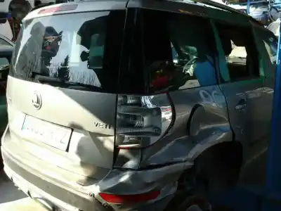 Veicolo di demolizione skoda yeti 2.0 tdi dell'anno 2001 alimentato cfha