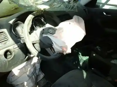 Veicolo di demolizione skoda yeti 2.0 tdi dell'anno 2001 alimentato cfha