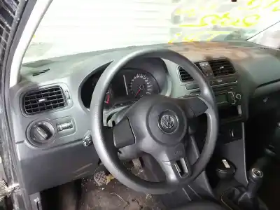 Vehículo de desguace volkswagen polo (6r1) 1.2 tdi del año 2001 con motor cfwa