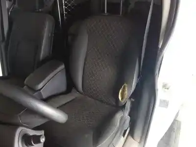 Veicolo di demolizione renault kangoo 1.5 dci d fap dell'anno 2001 alimentato k9k608