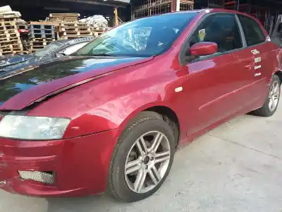 Veicolo di demolizione fiat                                               stilo multi wagon (192)                                                                                                                                                                                                                                    1.6 16v                                                                                                                                                                                                                                                    dell'anno 2004 alimentato 182b6000